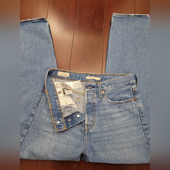 Levi's Wedgie Straight Jeans Size 28 - Picture 2 of 5